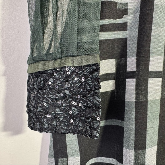 Save the Queen Geometric Sheer Sleeves Sequin Accents Shift Dress Medium NWT - Picture 8 of 12